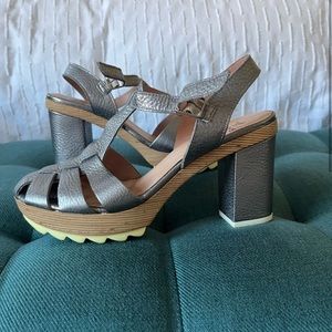 Wonders Silver Heel Eu 38 Equivalent to Size US 7  Made in Spain